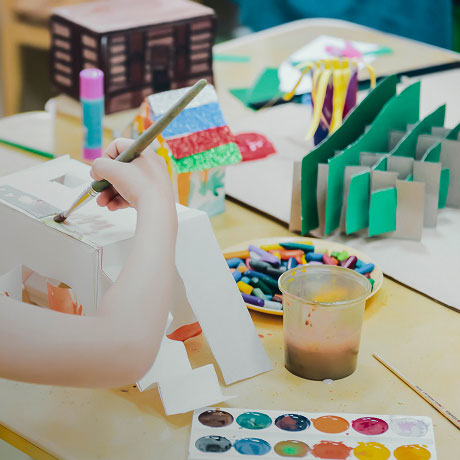 누적 접수 작품 수 및 누적 수상작 배경 이미지